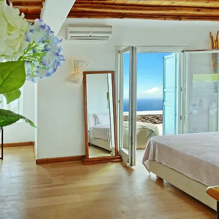 M11 - King And Queens - Luxury With Pool & Gym Villa