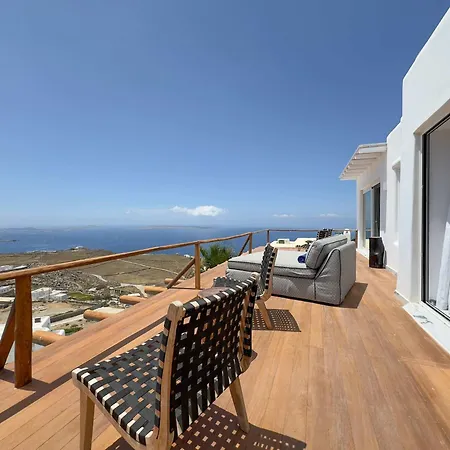 M11 - King And Queens - Luxury With Pool & Gym Villa *