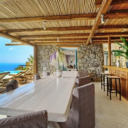 M11 - King And Queens - Luxury With Pool & Gym Villa *