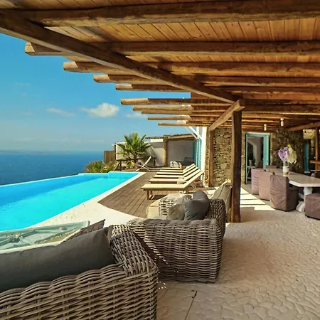 M11 - King And Queens - Luxury With Pool & Gym Villa *